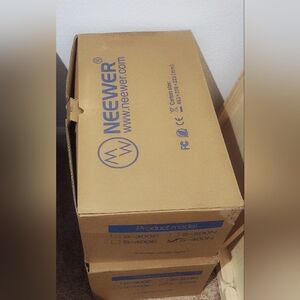 Neewer S-400N S Series Studio Light